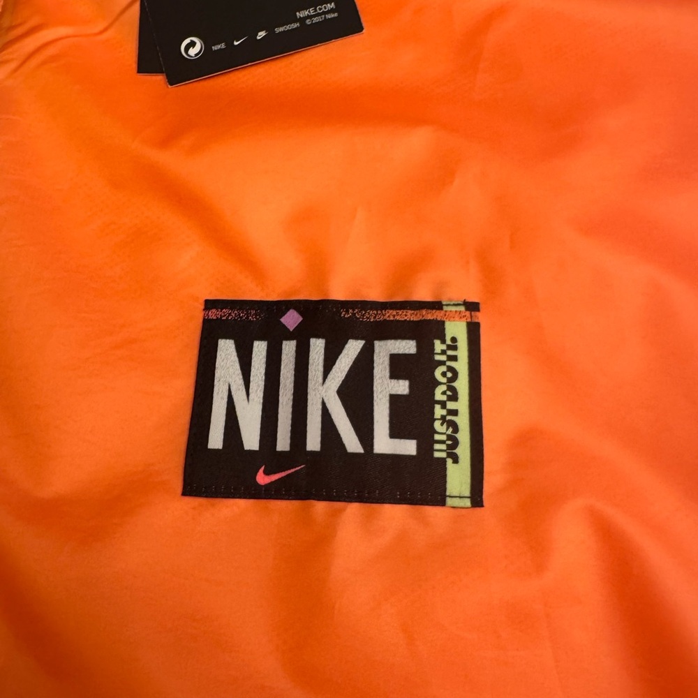 Nike Ladies windbreaker. Brand new with tags. Super comfy jacket! Size XXL. - Picture 3 of 6